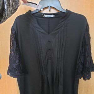 Hocosit, NWT, black tunic top with lace bell sleeves v neck, XL